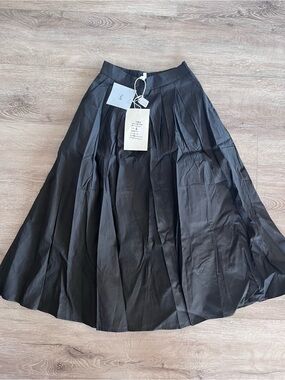 H&C Women’s Black A-Line Midi Skirt